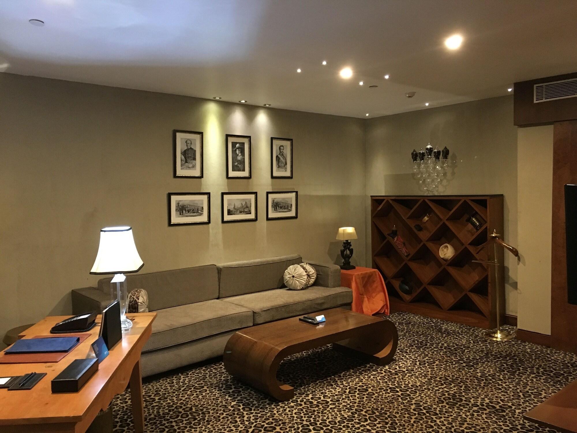 Radisson Blu Hotel Mbd Лудхиана Экстерьер фото