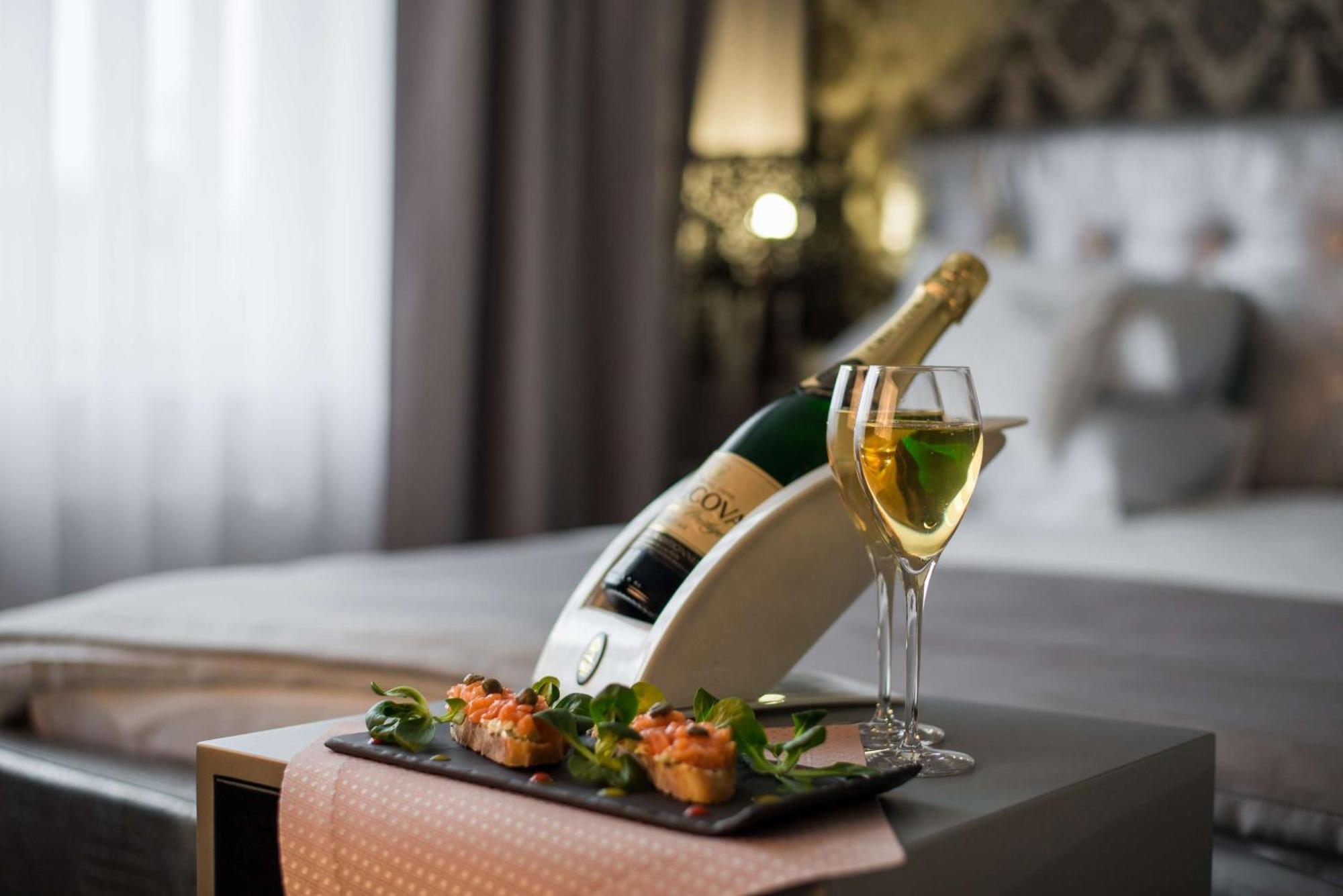 Radisson Blu Hotel Mbd Лудхиана Экстерьер фото