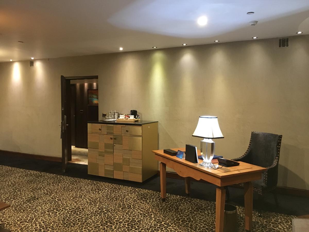 Radisson Blu Hotel Mbd Лудхиана Экстерьер фото
