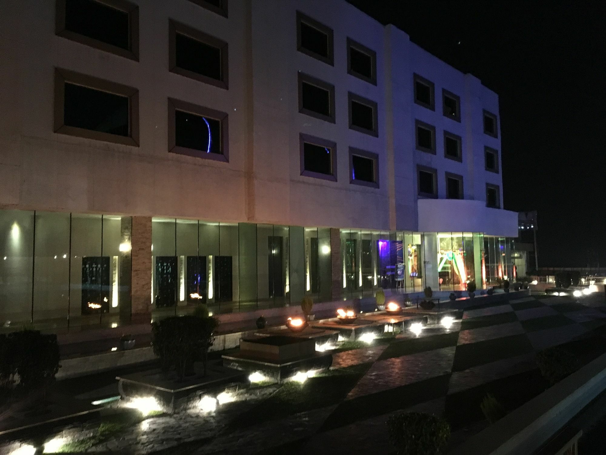 Radisson Blu Hotel Mbd Лудхиана Экстерьер фото